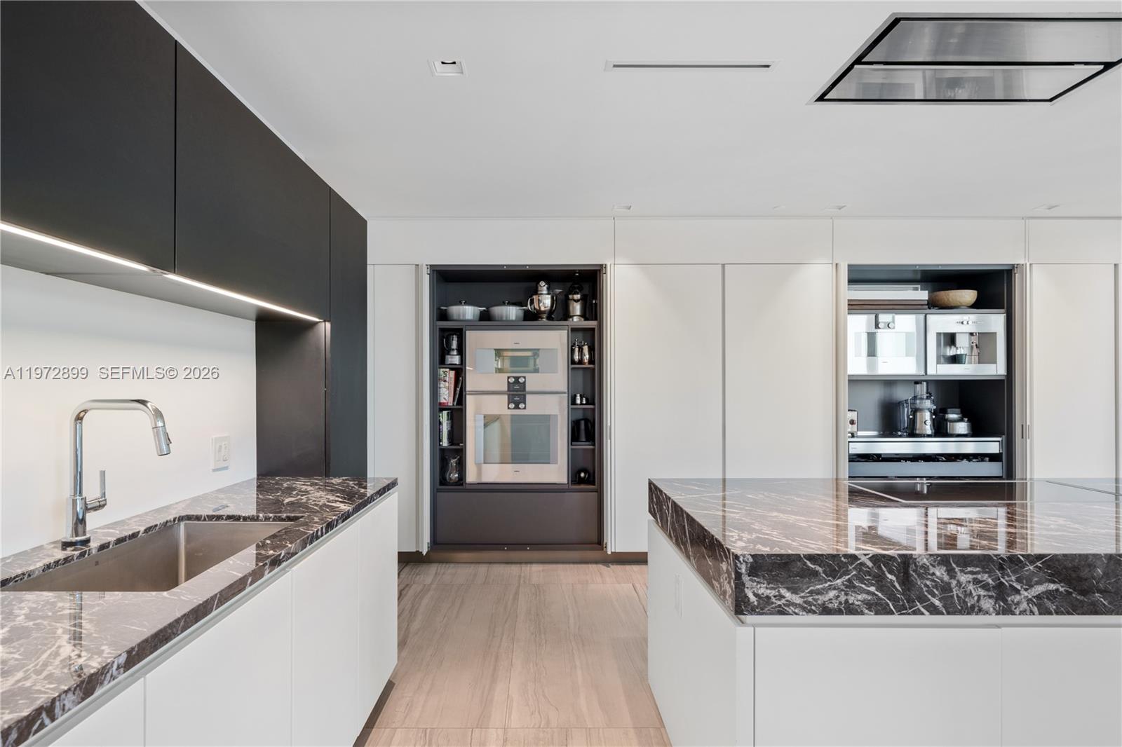 1000 Biscayne Blvd # 3201