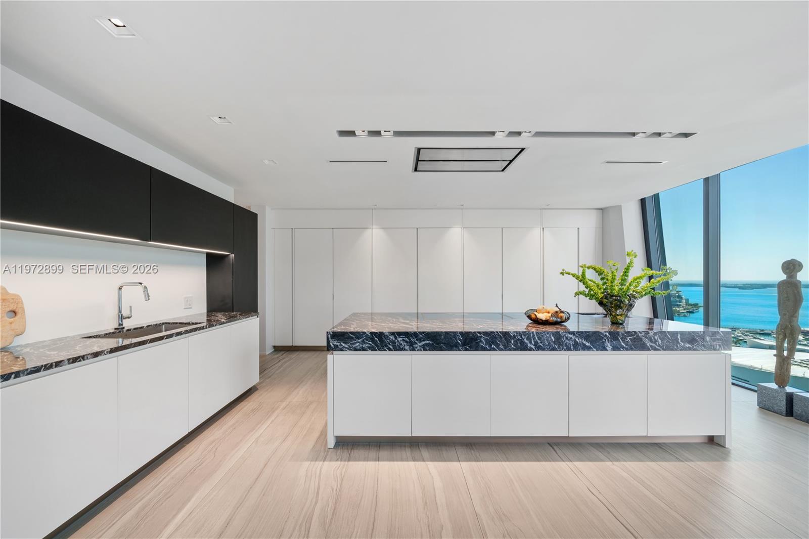 1000 Biscayne Blvd # 3201