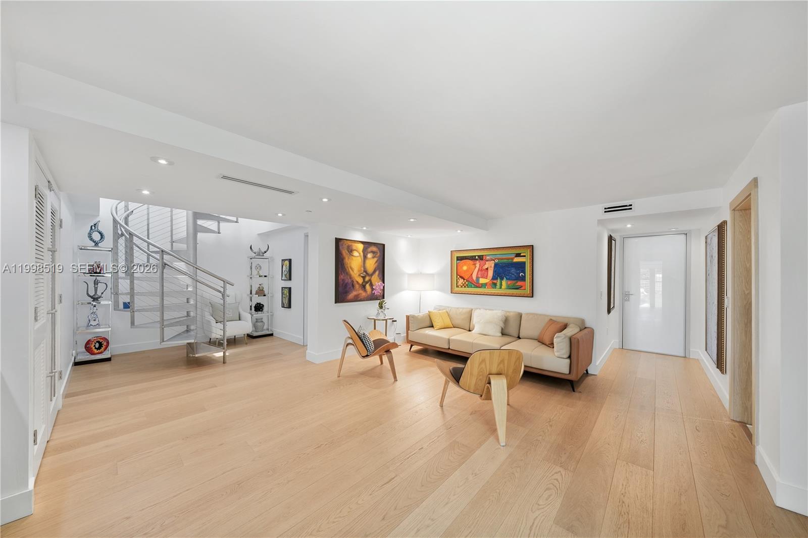 215 Palm Ave