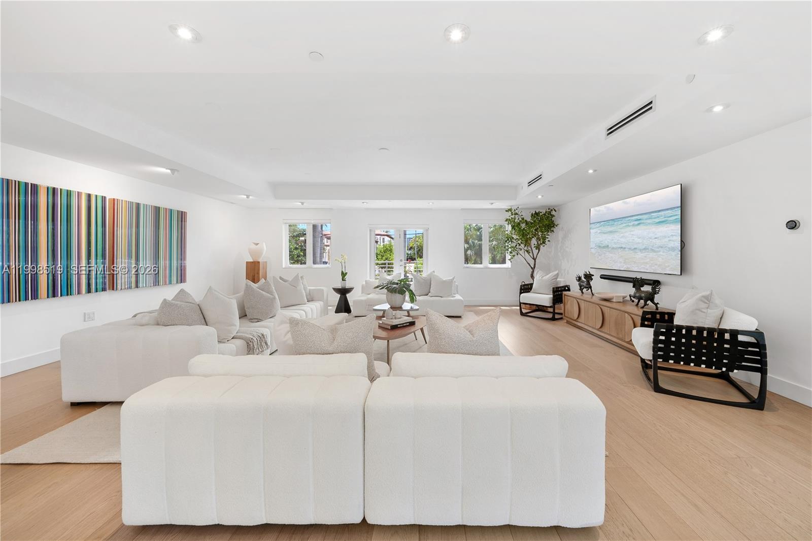 215 Palm Ave