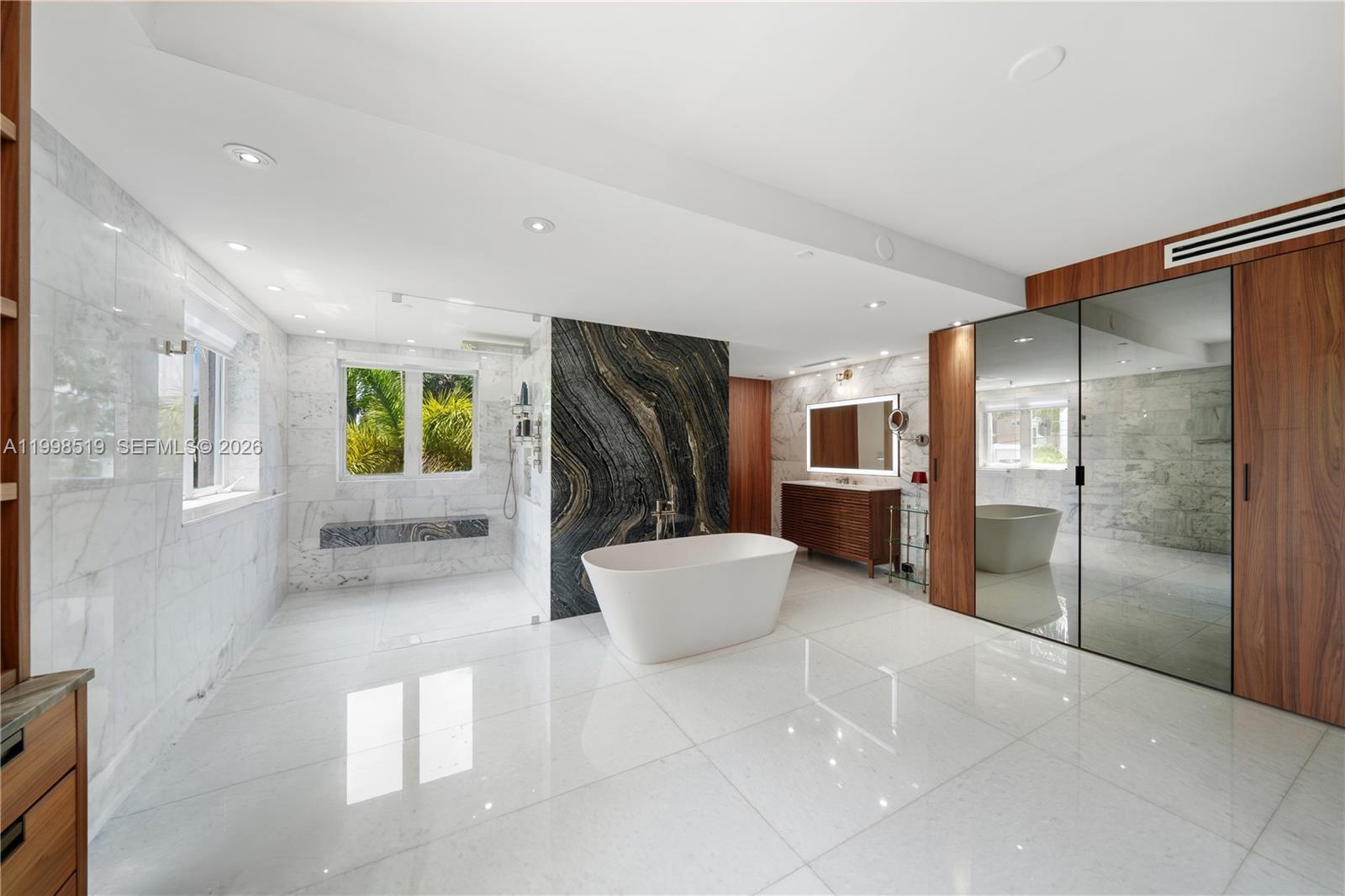 215 Palm Ave