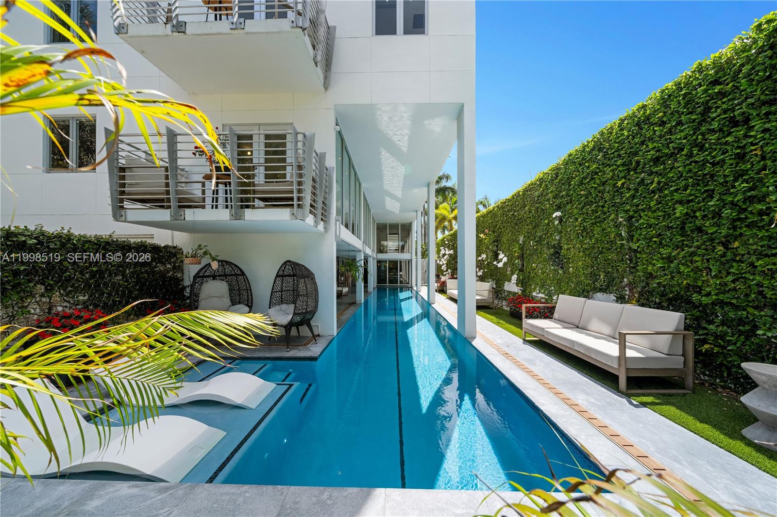215 Palm Ave