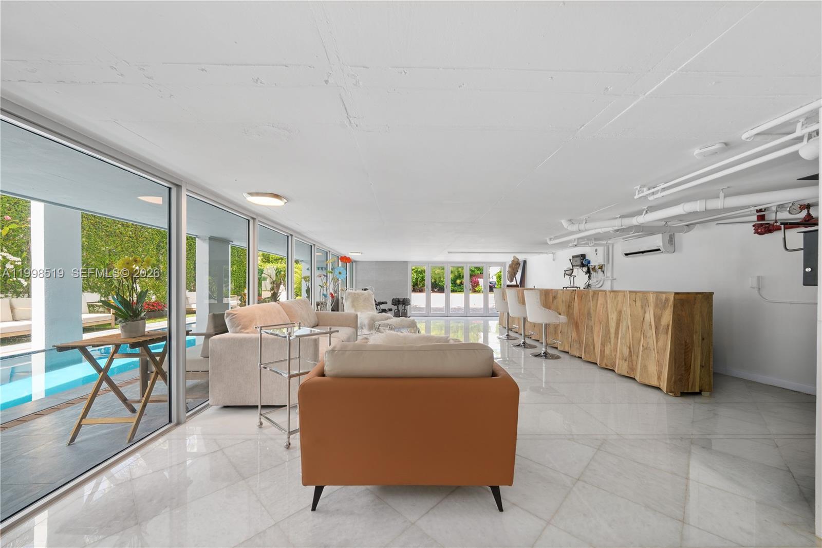 215 Palm Ave
