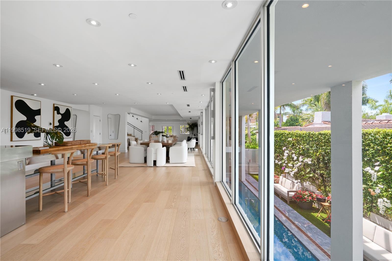 215 Palm Ave