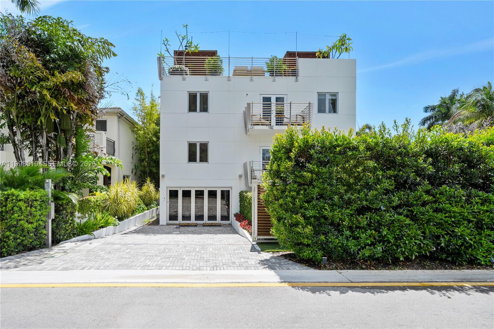 215 Palm Ave