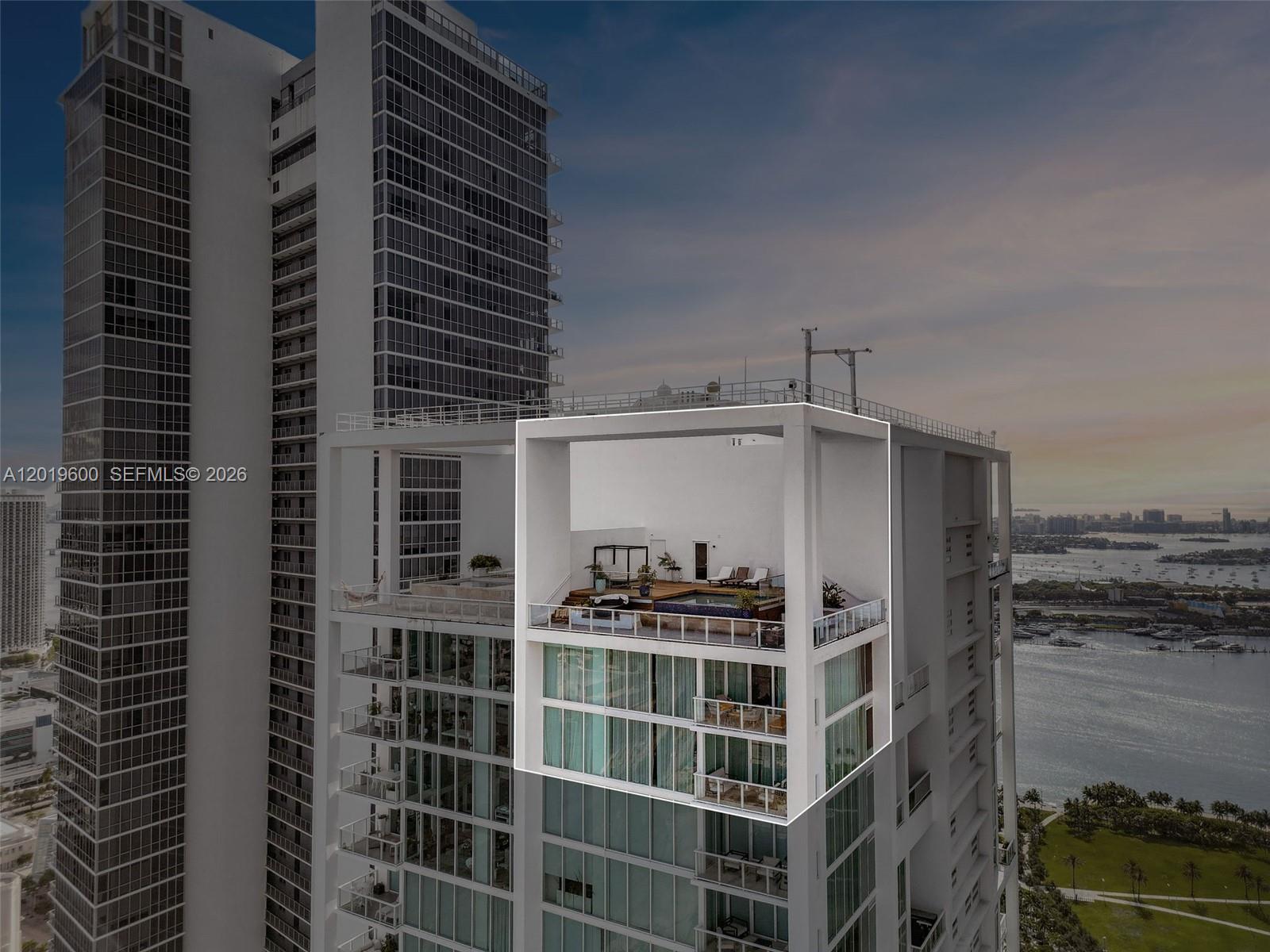 1040 Biscayne Blvd # 4607