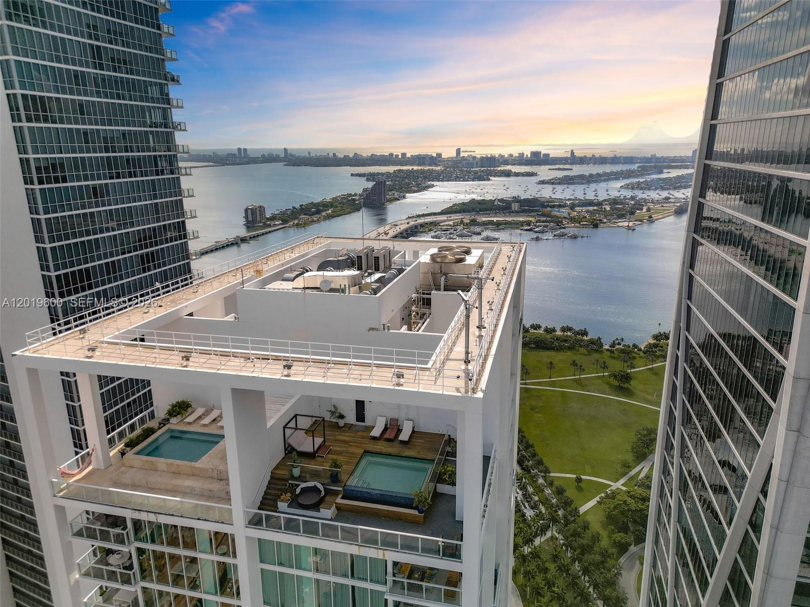 1040 Biscayne Blvd # 4607