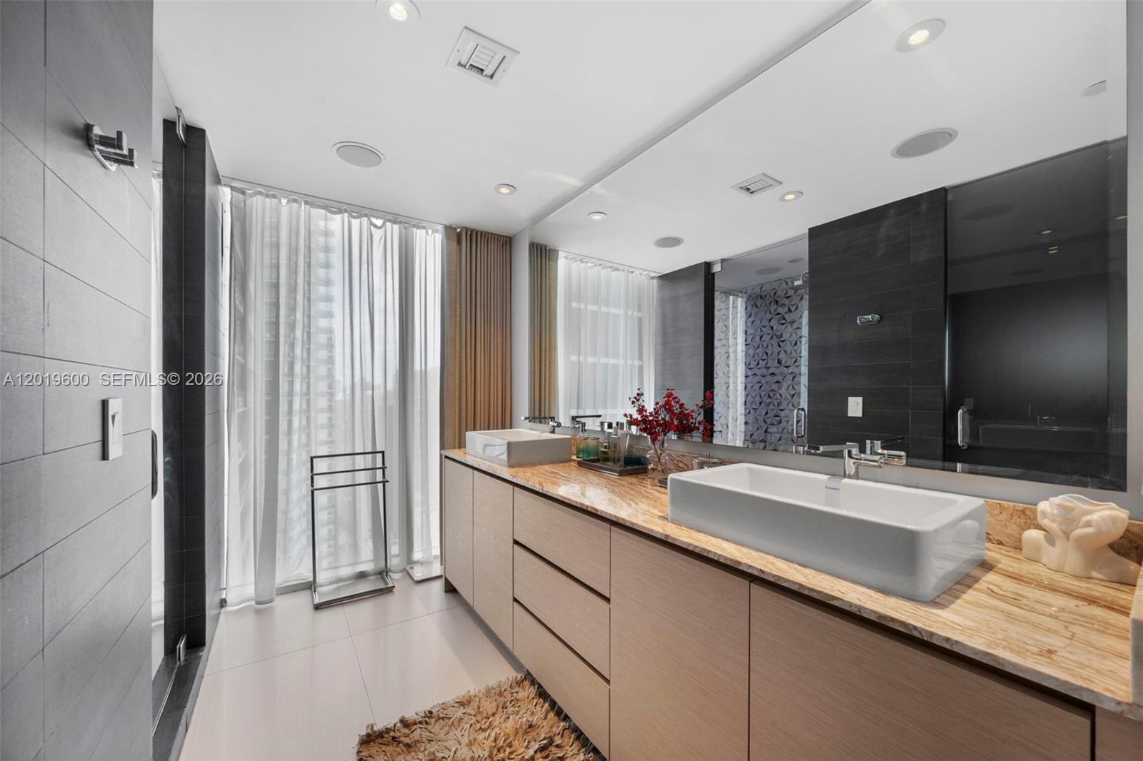 1040 Biscayne Blvd # 4607