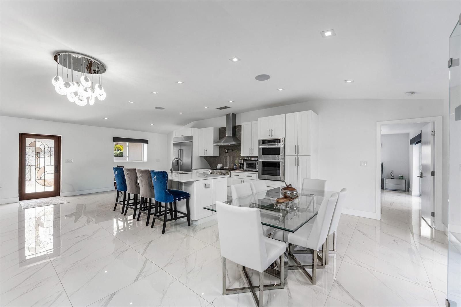 2813 NE 29TH Street