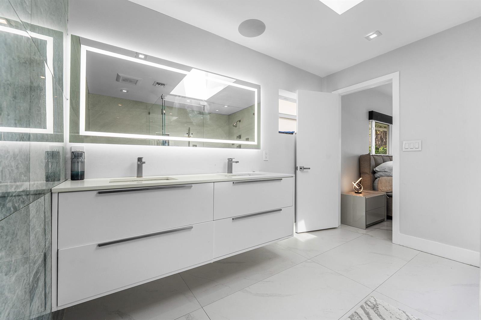 2813 NE 29TH Street