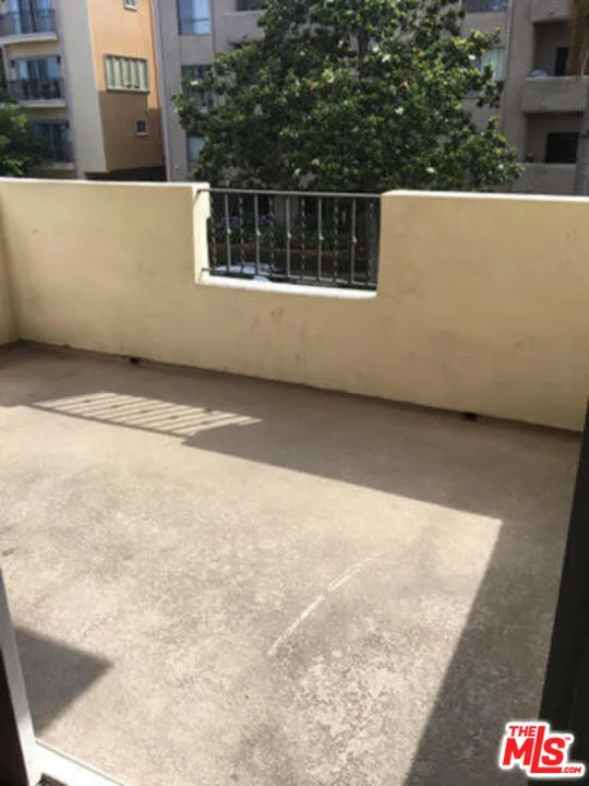 1726 S Bentley Ave Unit 201