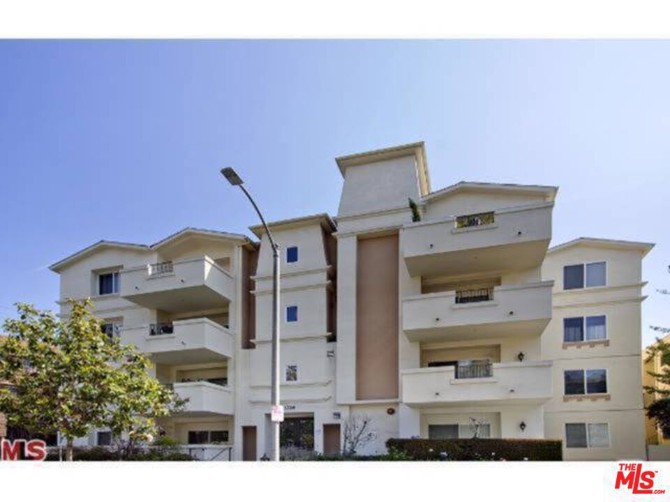 1726 S Bentley Avenue 201