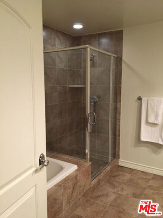 1726 S Bentley Avenue 201