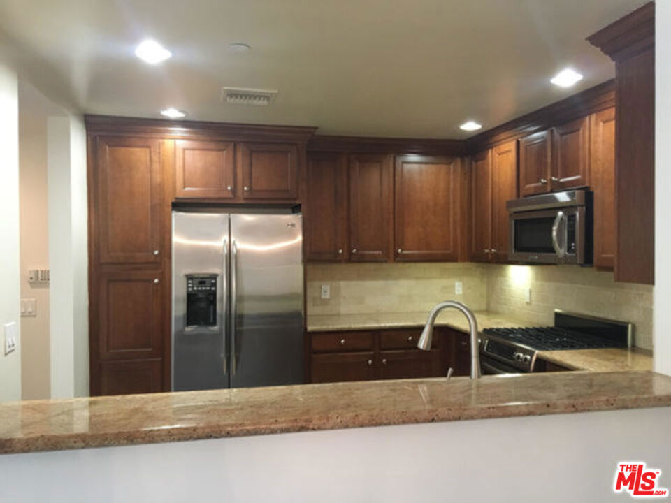 1726 S Bentley Avenue 201