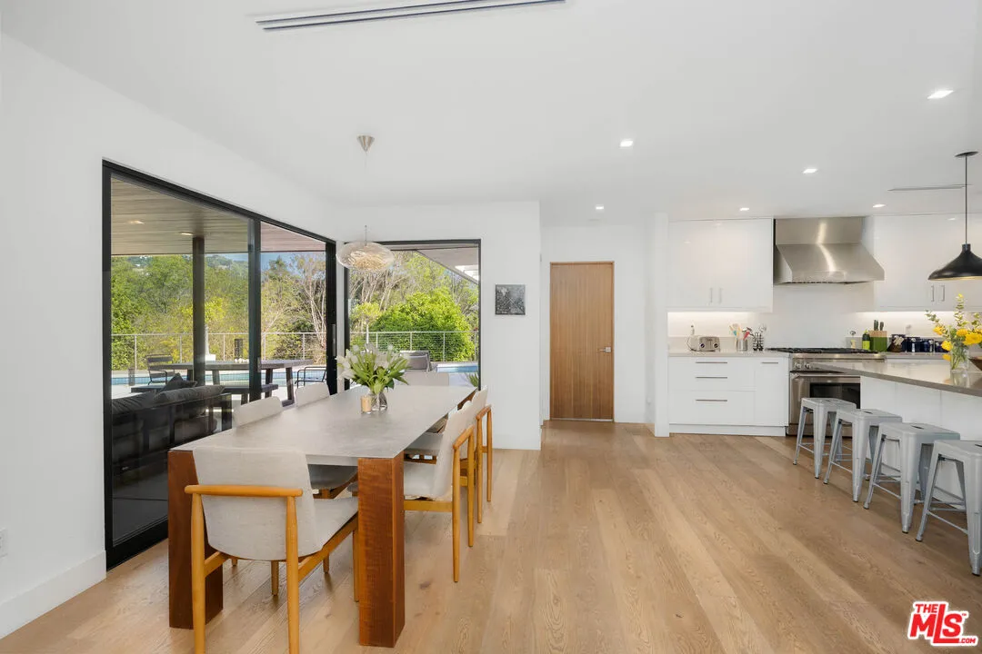 11460 Laurelcrest Rd