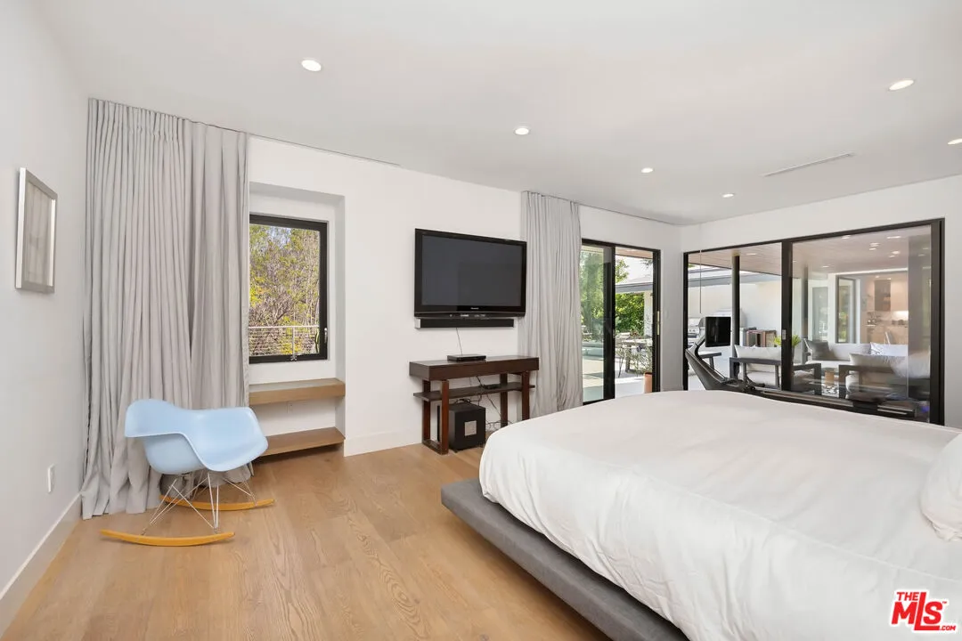 11460 Laurelcrest Rd