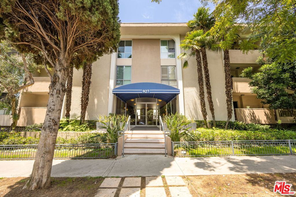 927 N Kings Road 306