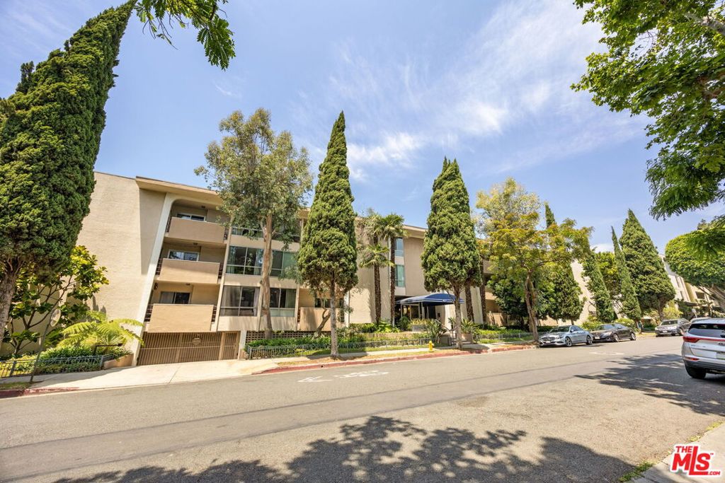 927 N Kings Road 306