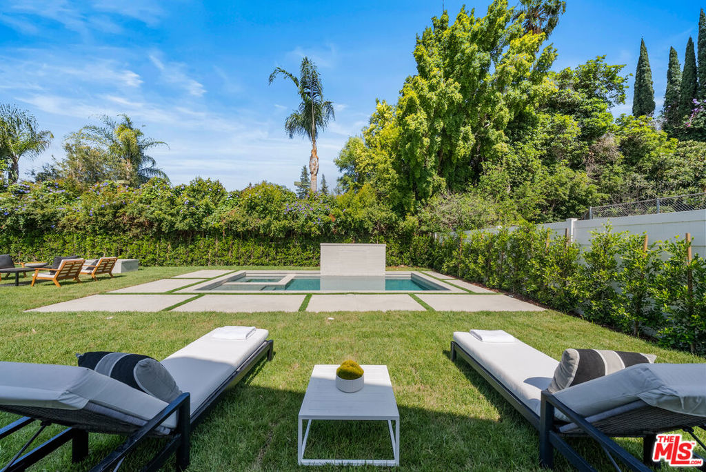 5036 Woodley Avenue