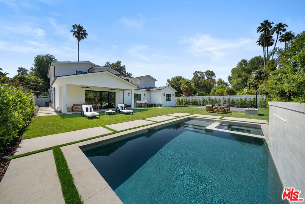 5036 Woodley Avenue