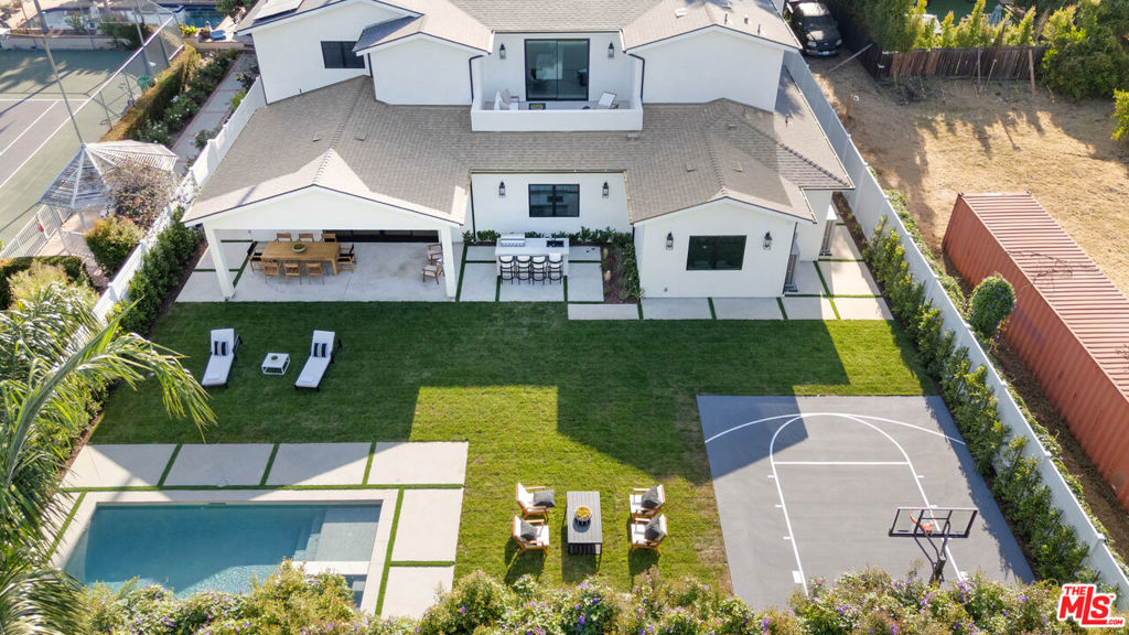 5036 Woodley Avenue