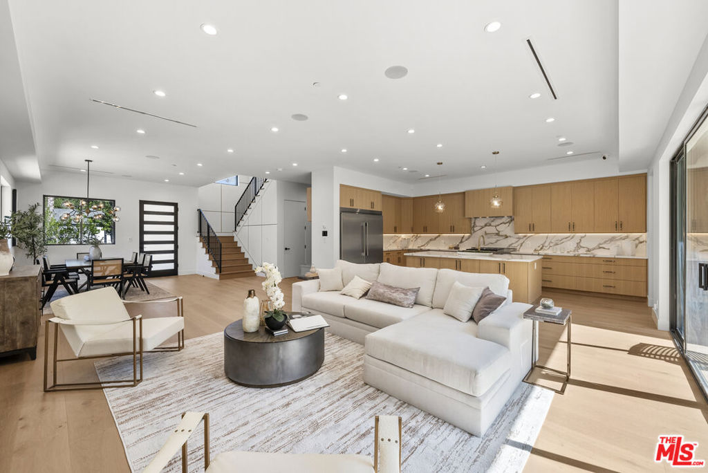 5741 Newcastle Avenue