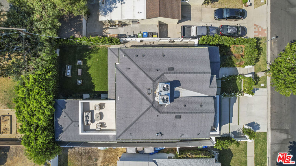 5741 Newcastle Avenue