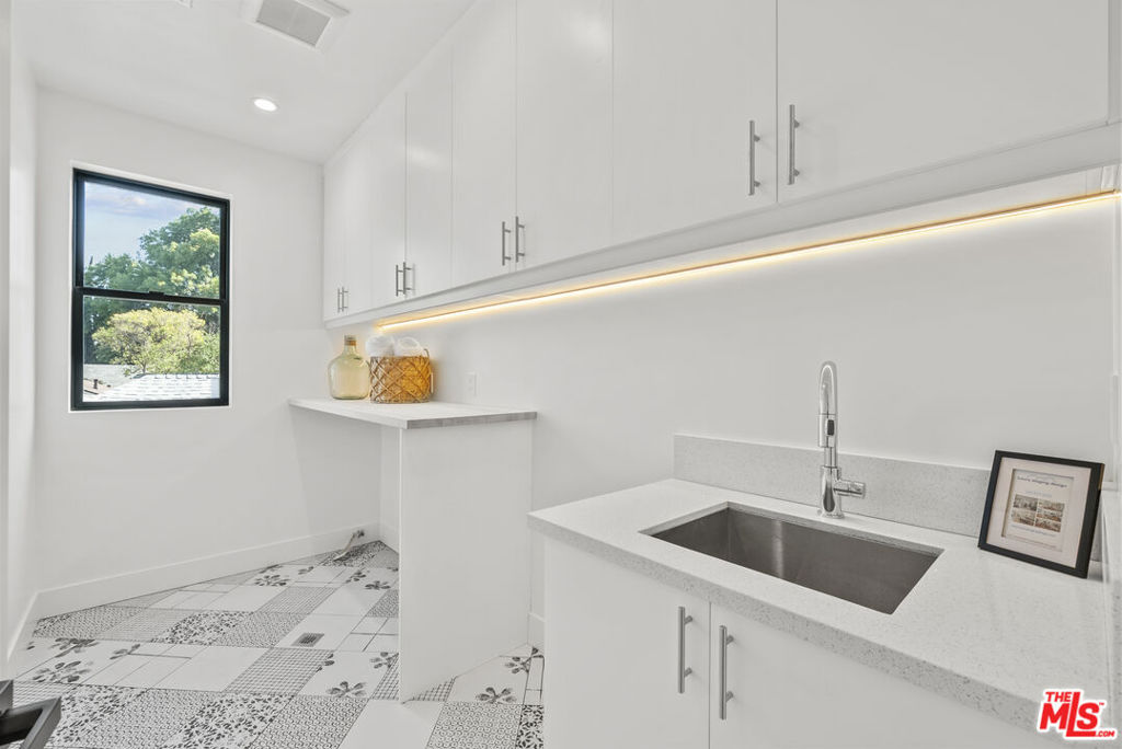 5741 Newcastle Avenue