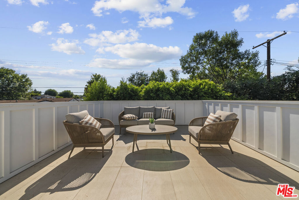 5741 Newcastle Avenue