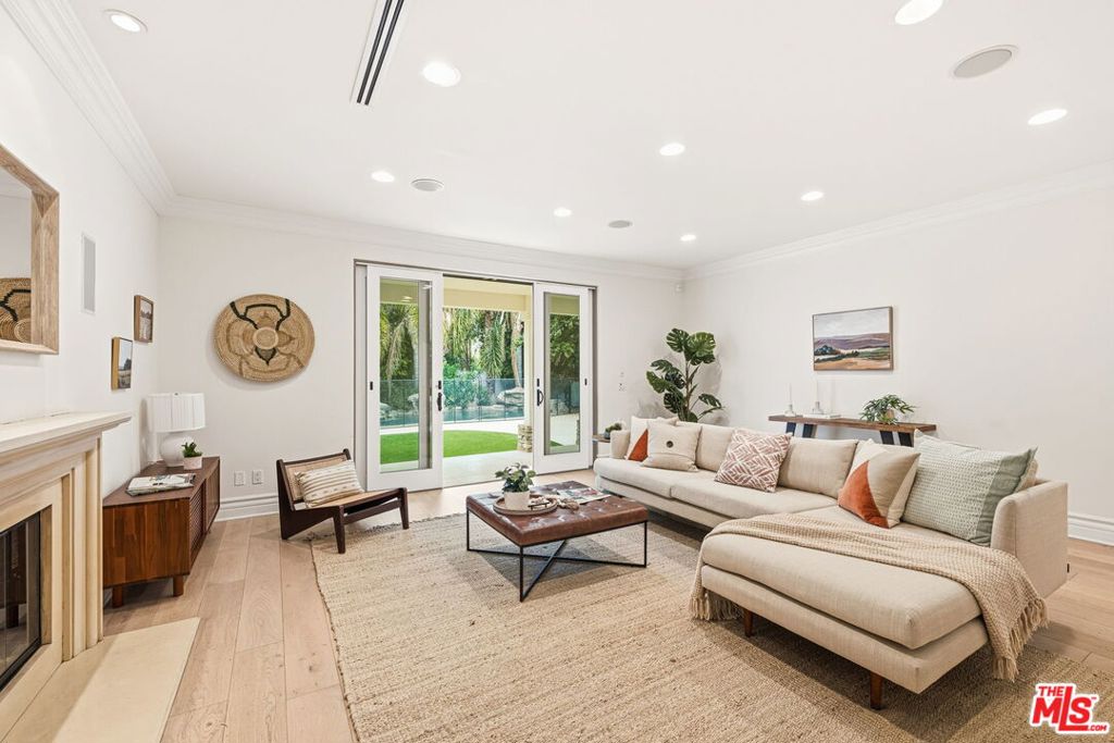 16655 La Maida Street