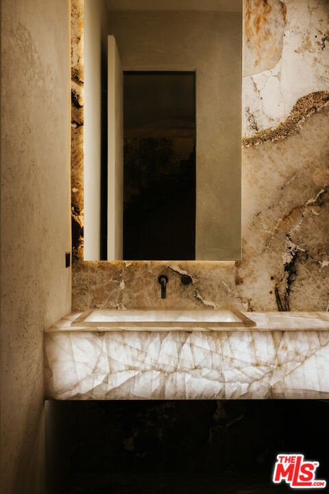 18911 Ringling Street