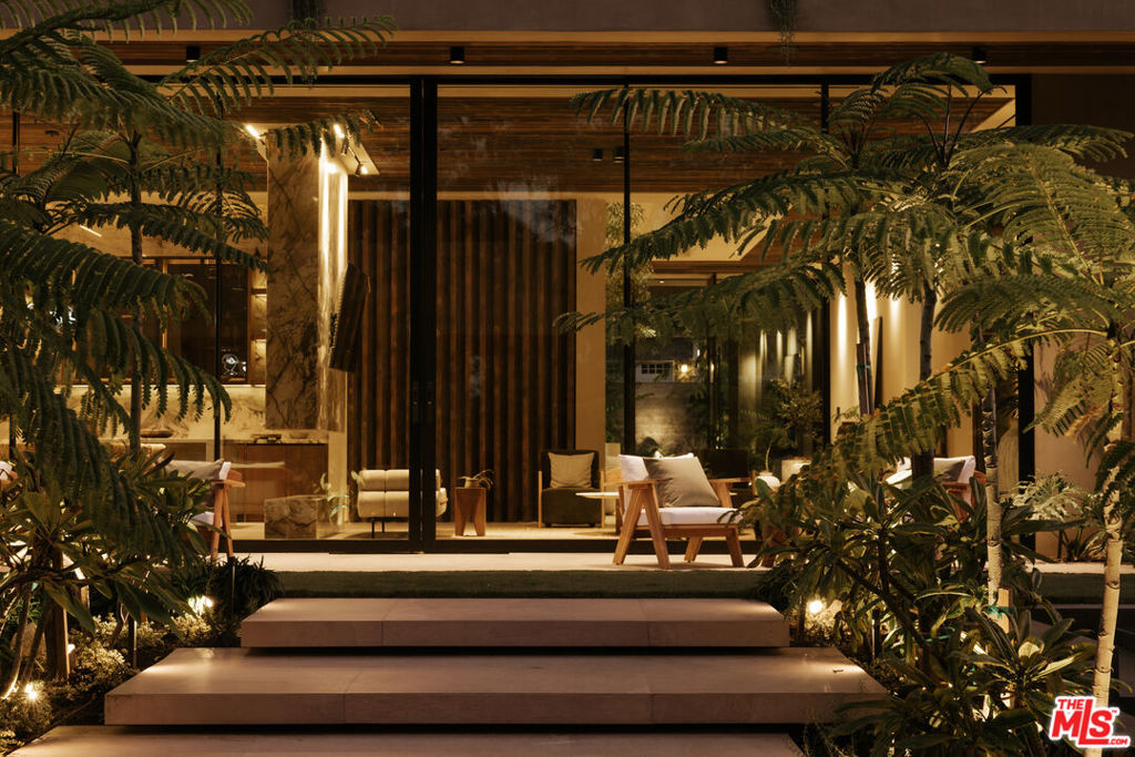 18911 Ringling Street