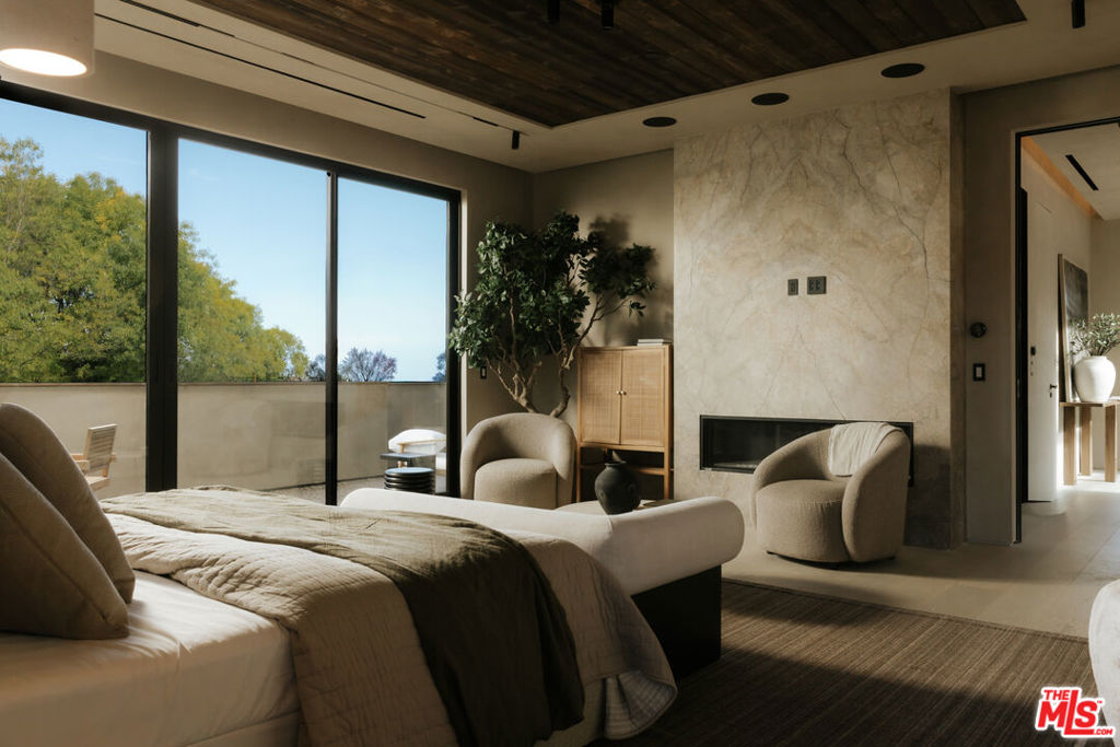 18911 Ringling Street