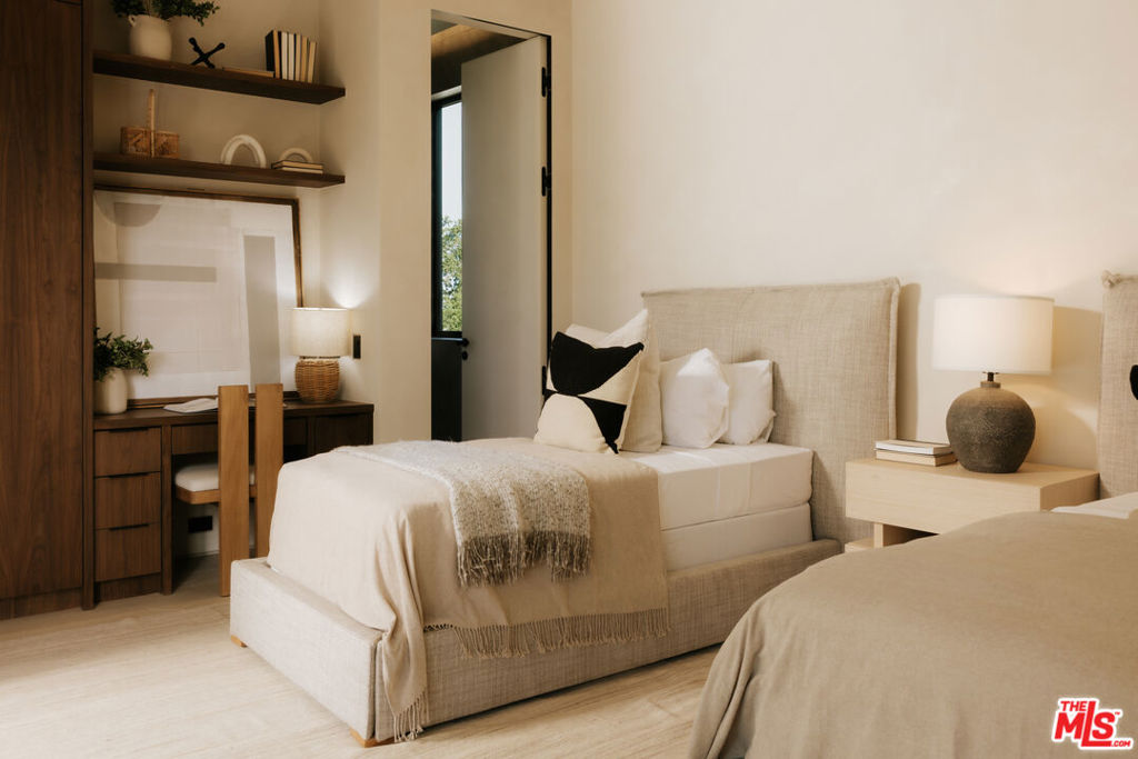 18911 Ringling Street