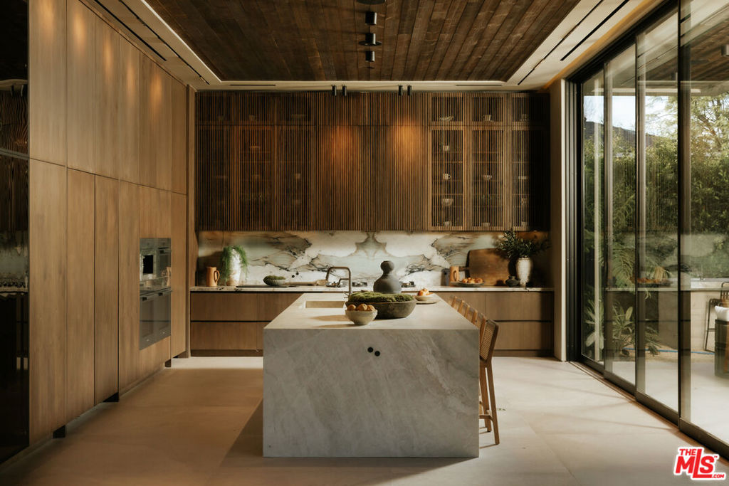 18911 Ringling Street