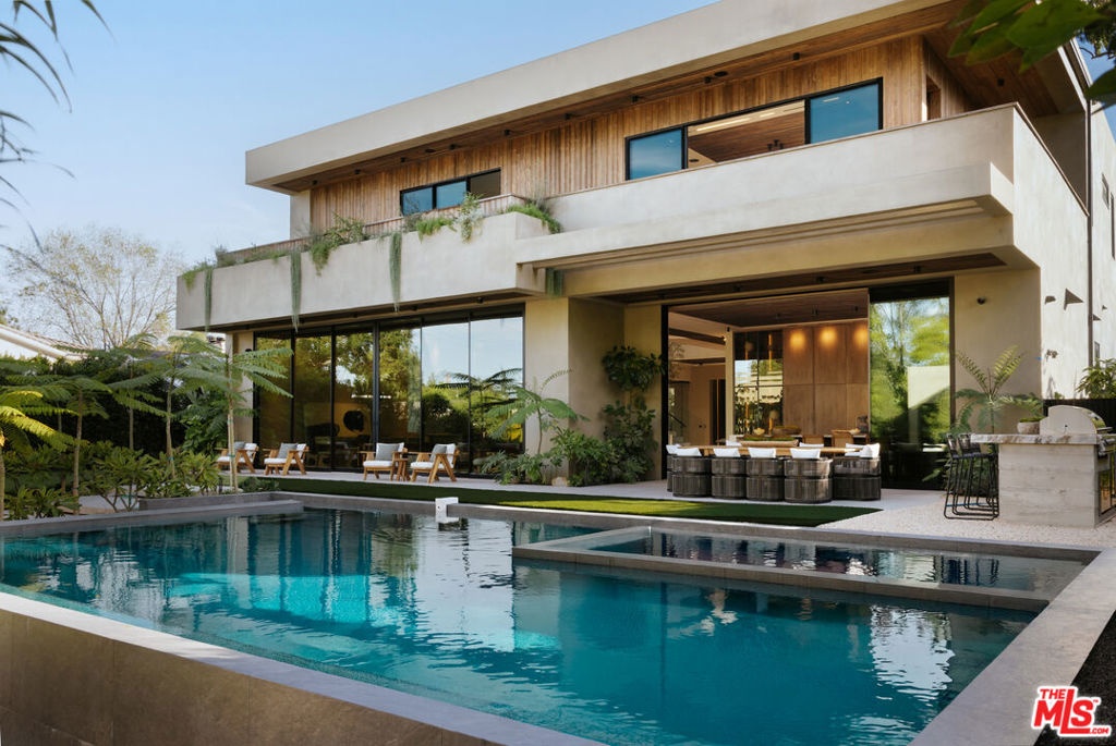 18911 Ringling Street