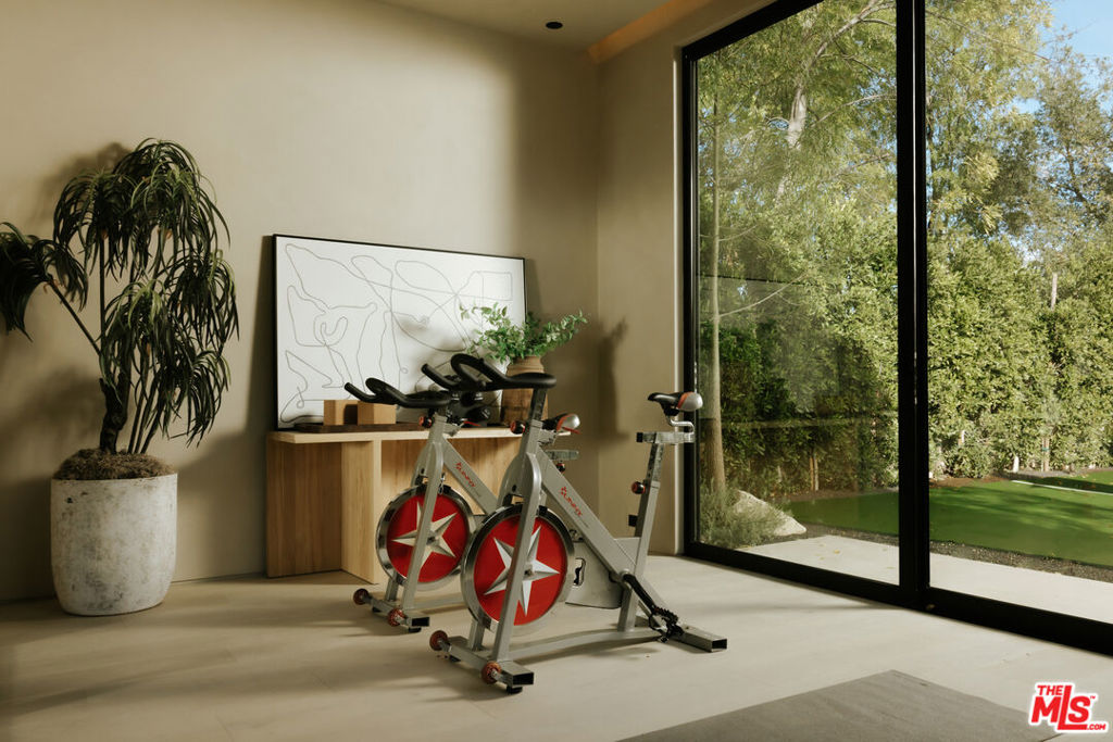 18911 Ringling Street