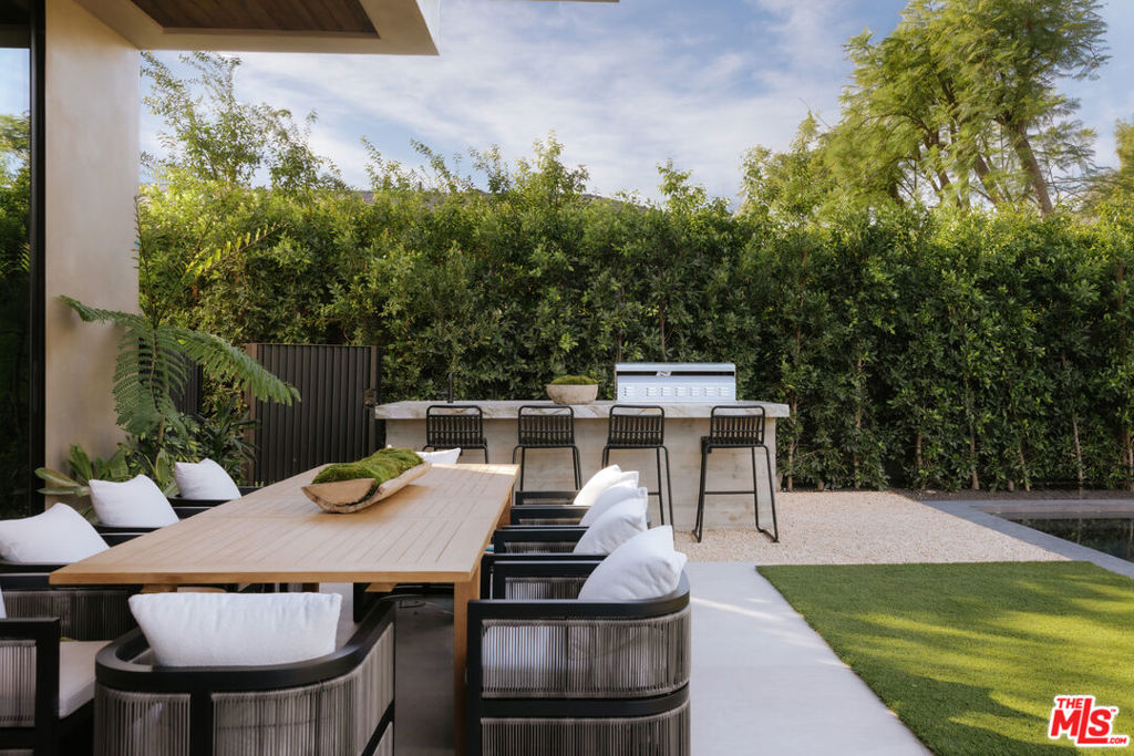 18911 Ringling Street