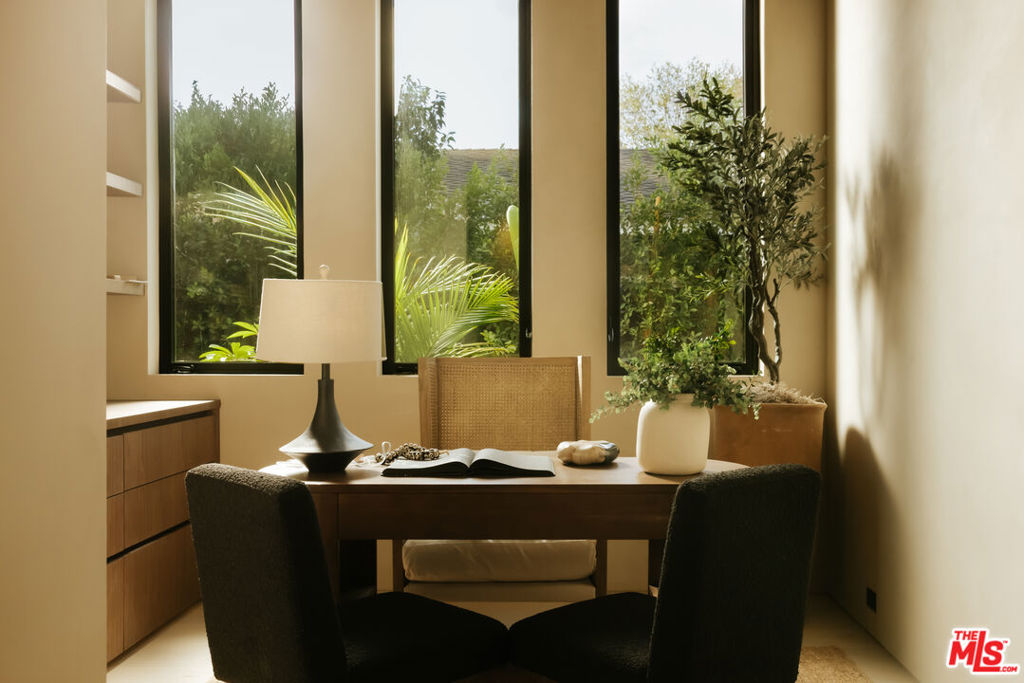 18911 Ringling Street