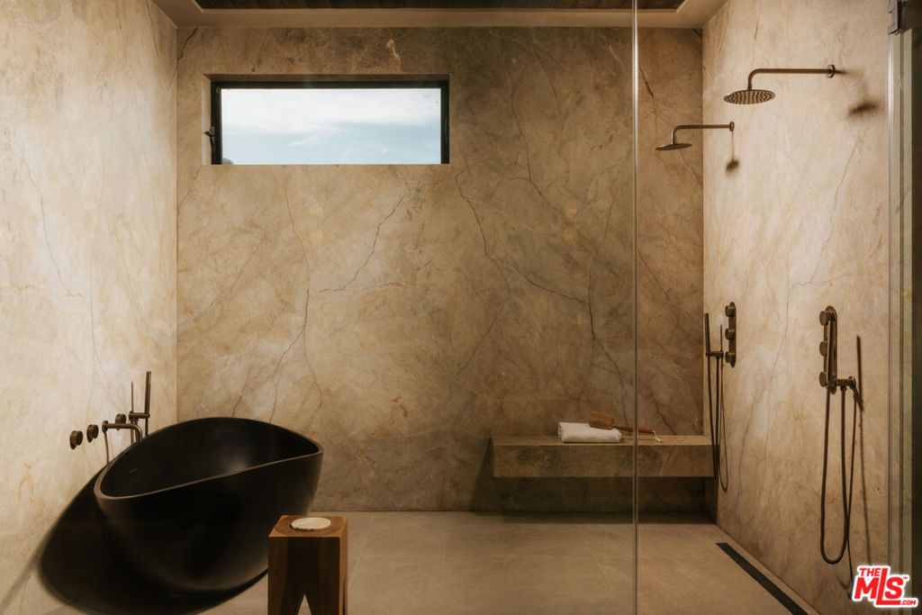 18911 Ringling Street