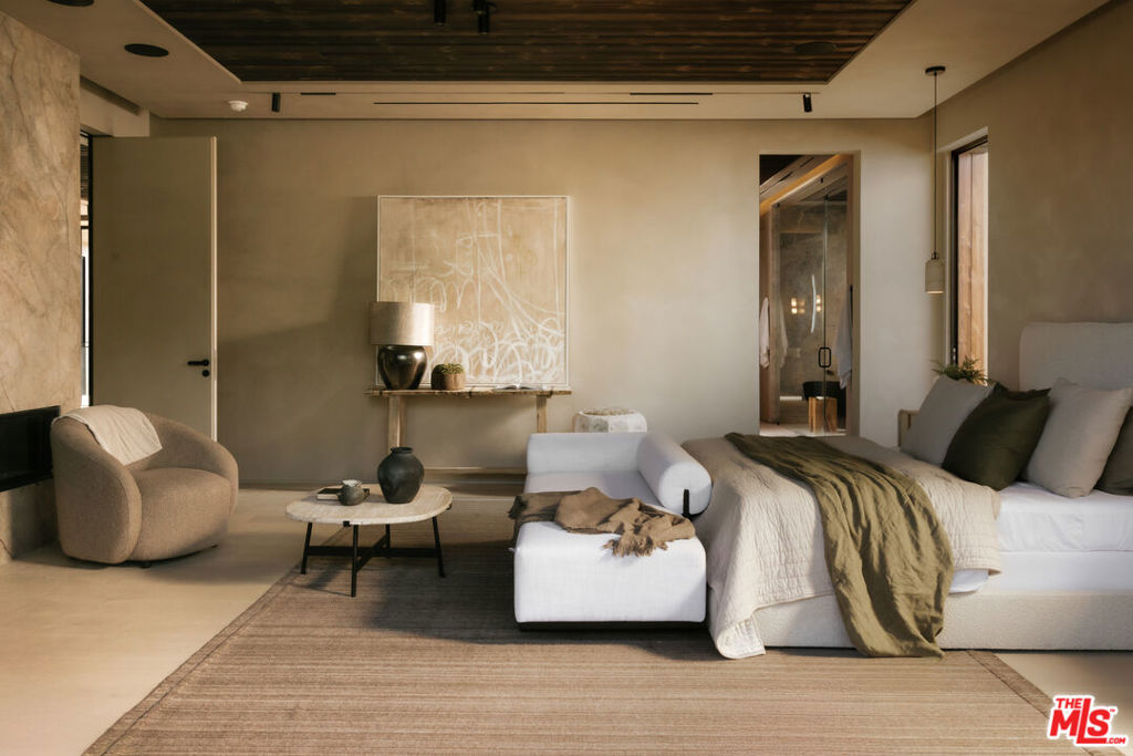 18911 Ringling Street