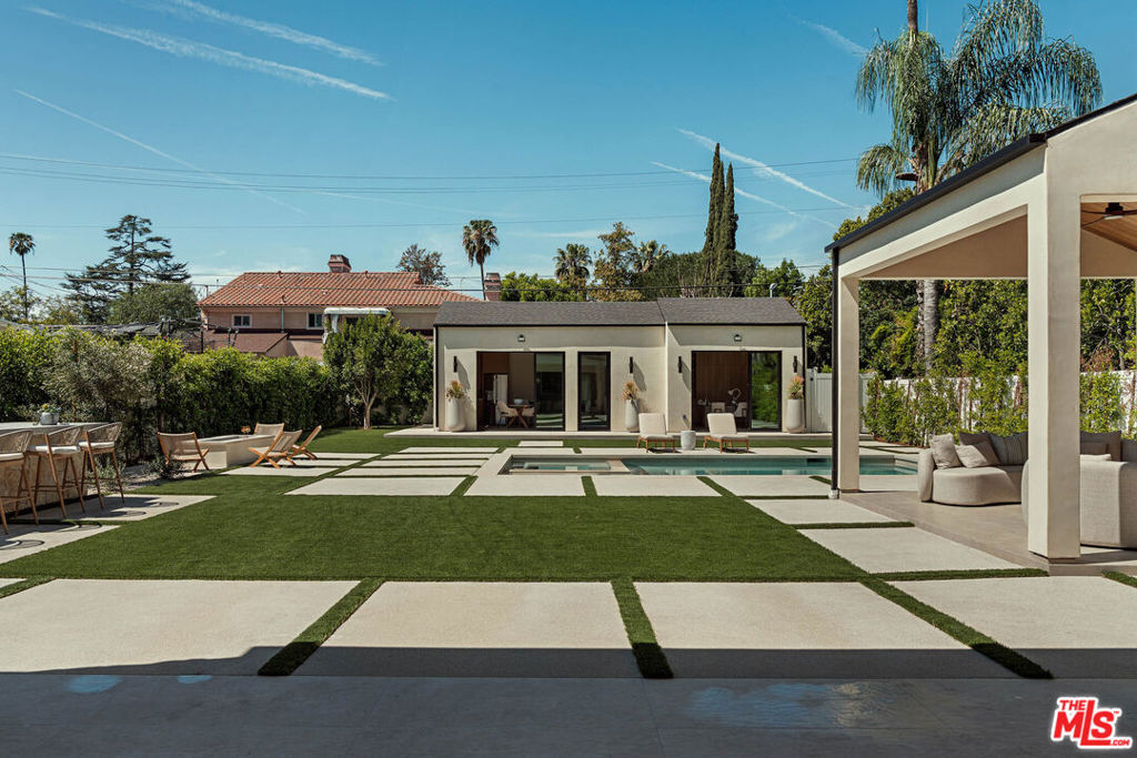 4447 Matilija Avenue