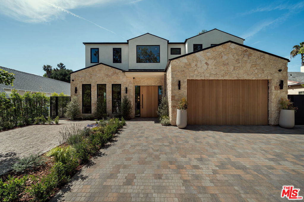 4447 Matilija Avenue