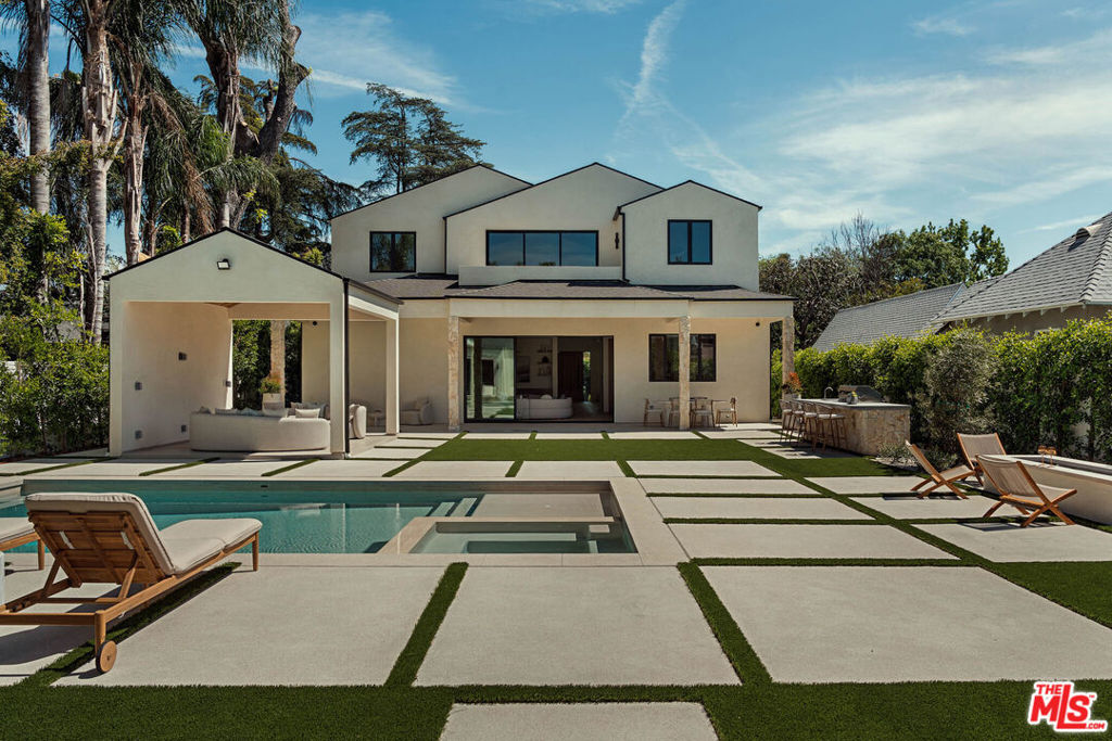 4447 Matilija Avenue