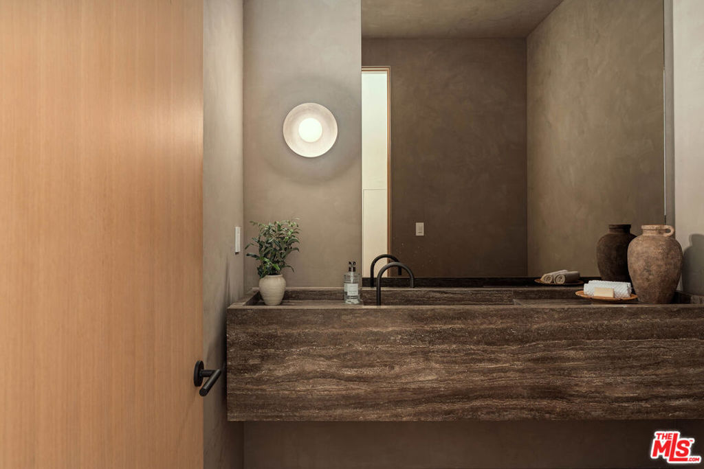 4447 Matilija Avenue