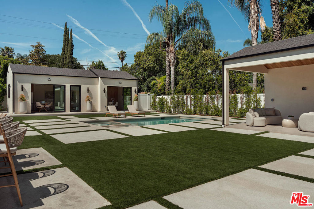 4447 Matilija Avenue