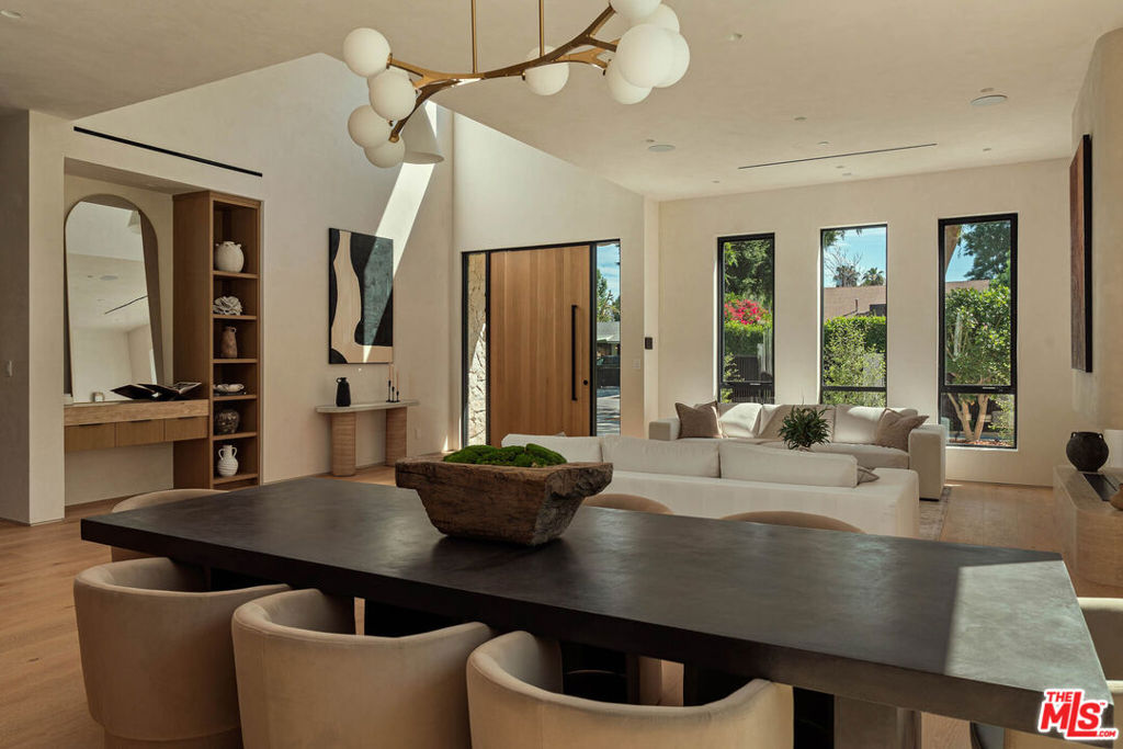 4447 Matilija Avenue