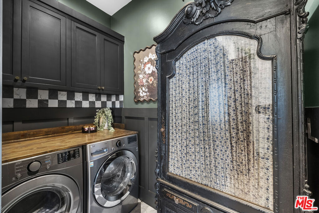 13431 Weddington Street