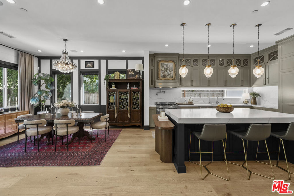 13431 Weddington Street