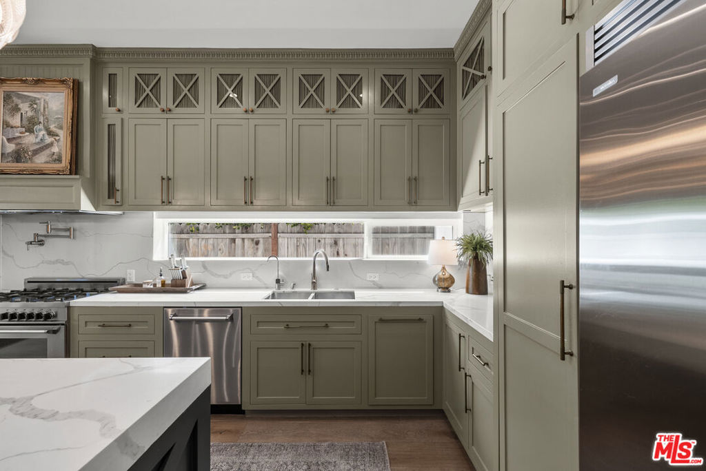 13431 Weddington Street